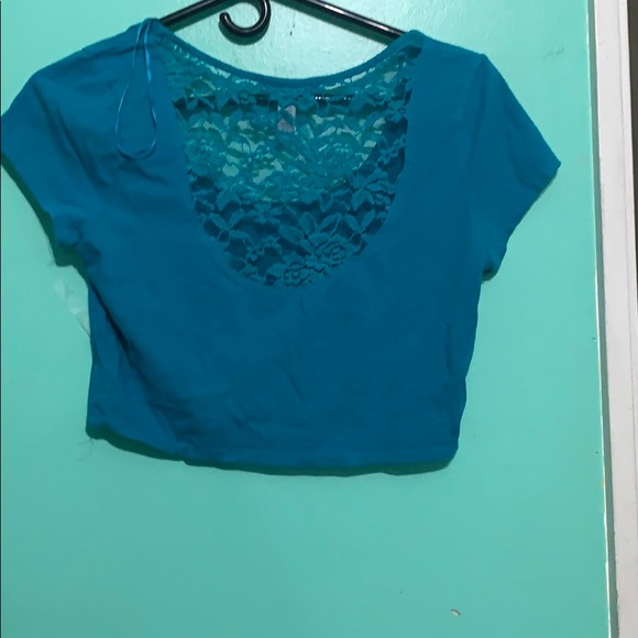 Crop top - Picture 2 of 2